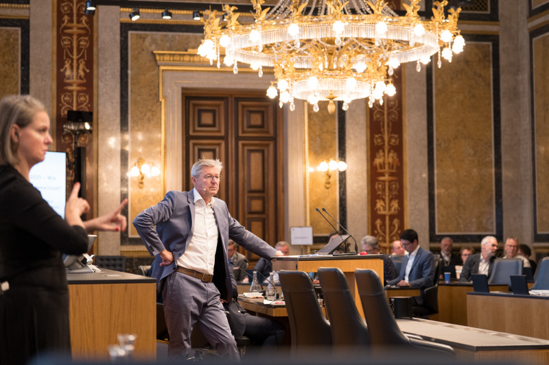 Moderation. Franz Zeller (Ressortleiter Wissenschaft und Innovation, ORF)