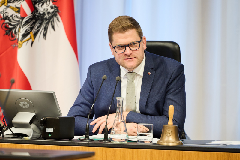 Bundesratspräsident Markus Stotter (ÖVP) am Präsidium