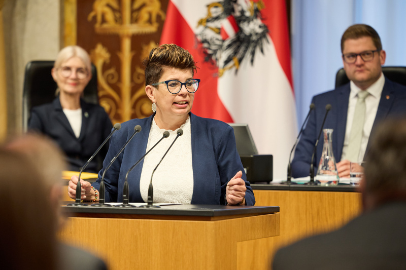 Am Rednerinnenpult Bundesrätin Bernadette Kerschler (SPÖ)