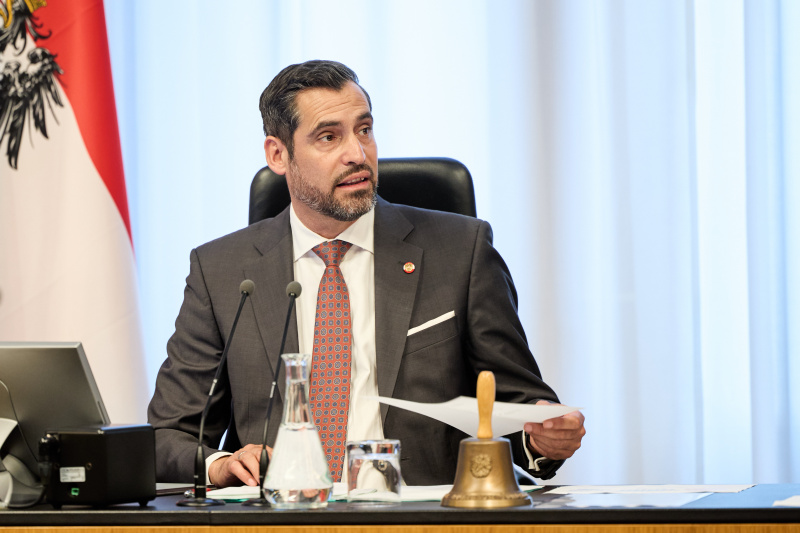 Am Präsidium Bundesratsvizepräsident Daniel Schmid (SPÖ)