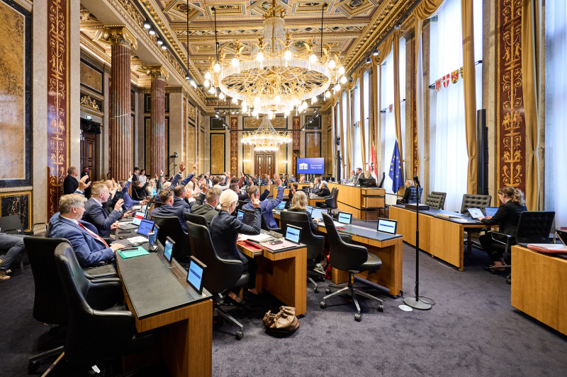 Abstimmung. Blick Richtung Plenum. Am Präsidium Bundesratsvizepräsident Daniel Schmid (SPÖ)
