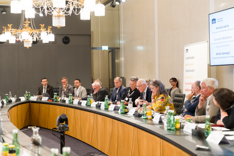 Statements der Vorsitzenden im Volksgruppenbeirat. Am Wort Karl Hanzl, Volksgruppenbeirat Tschechinnen und Tschechen