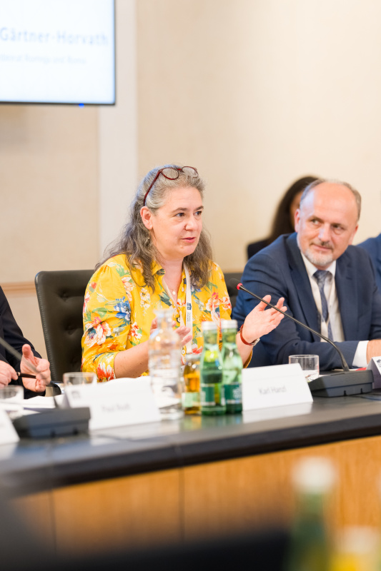 Statements der Vorsitzenden im Volksgruppenbeirat. Am Wort Susanne Weitlaner, Volksgruppenbeirat Sloweninnen und Slowenen in Kärnten und der Steiermark