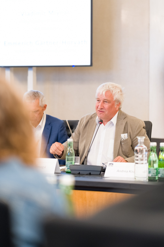 Statements der Vorsitzenden im Volksgruppenbeirat. Am Wort Attila Somogyi, Volksgruppenbeirat Ungarinnen und Ungarn