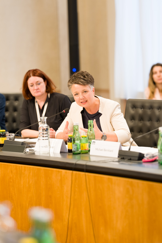 Statements der Bereichssprecherinnen und Bereichssprecherfür Volksgruppen der Parlamentsfraktionen. Am Wort Nationalratsabgeordnete Olga Voglauer (GRÜNE)