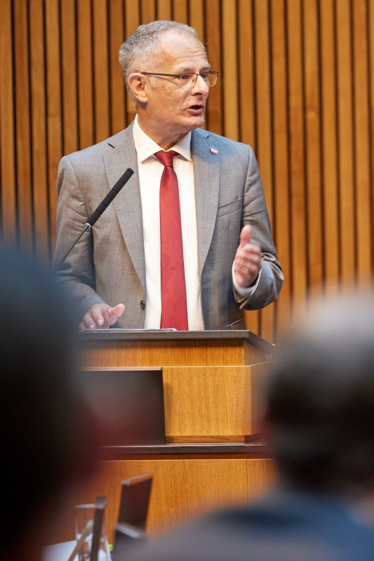 Regierungsbank. Budgetrede Finanzminister Markus Marterbauer (SPÖ)