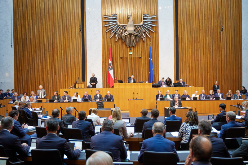 Regierungsbank. Budgetrede Finanzminister Markus Marterbauer (SPÖ)