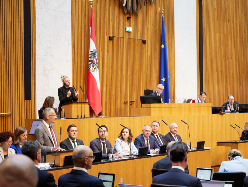 Regierungsbank. Budgetrede Finanzminister Markus Marterbauer (SPÖ)
