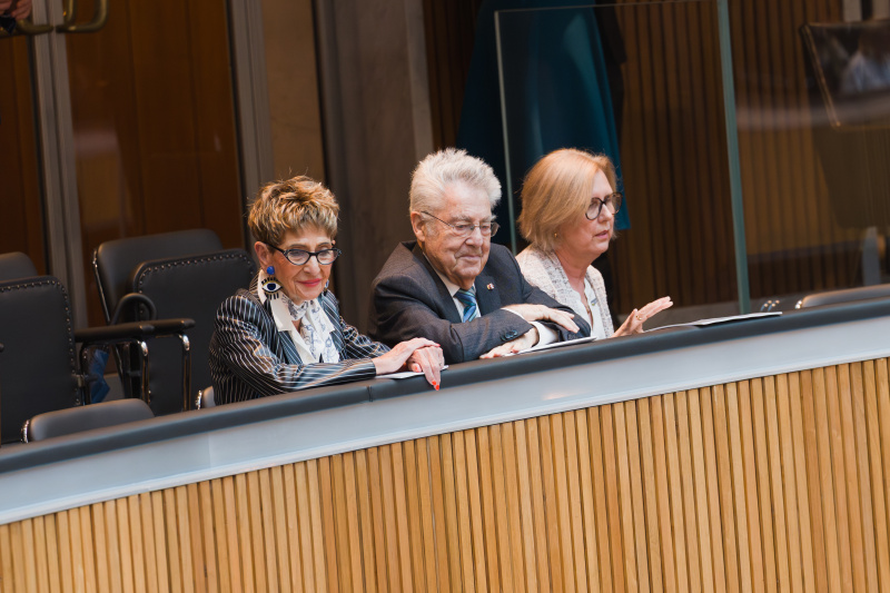 Besuch anlässlich der Budgetrede. Von links: Seniorenbundpräsidentin Ingrid Korosec, Bundespräsident a. D. Heinz Fischer, Rechnungshofpräsidentin Margit Kraker