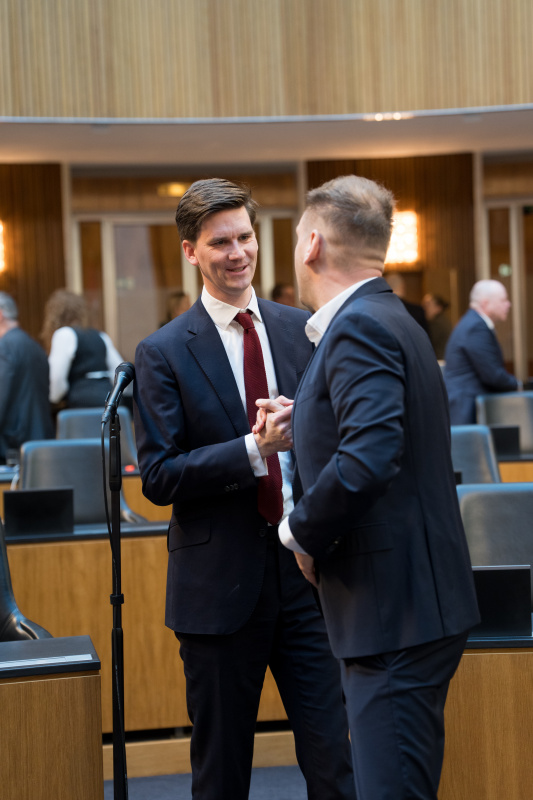 Eindrücke vor der Sitzung. Nationalratsabgeordnete im Gespräch