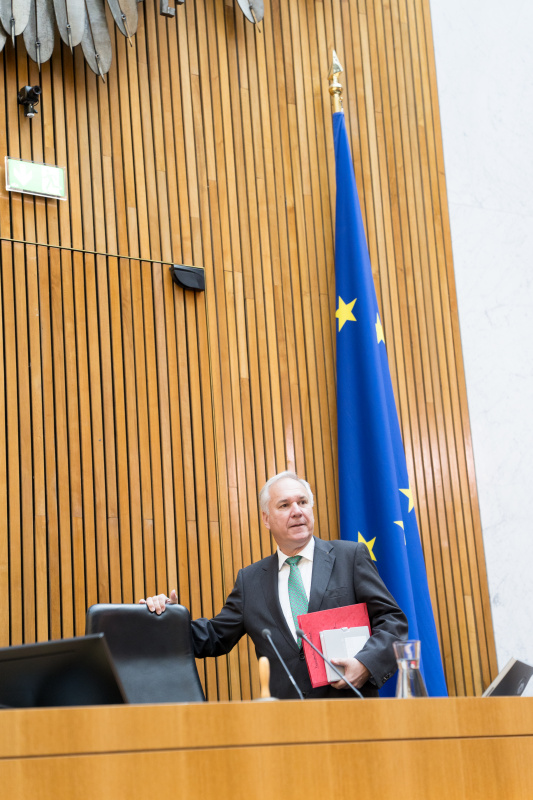 Nationalratspräsident Walter Rosenkranz (FPÖ) vor Eröffnung der Sitzung