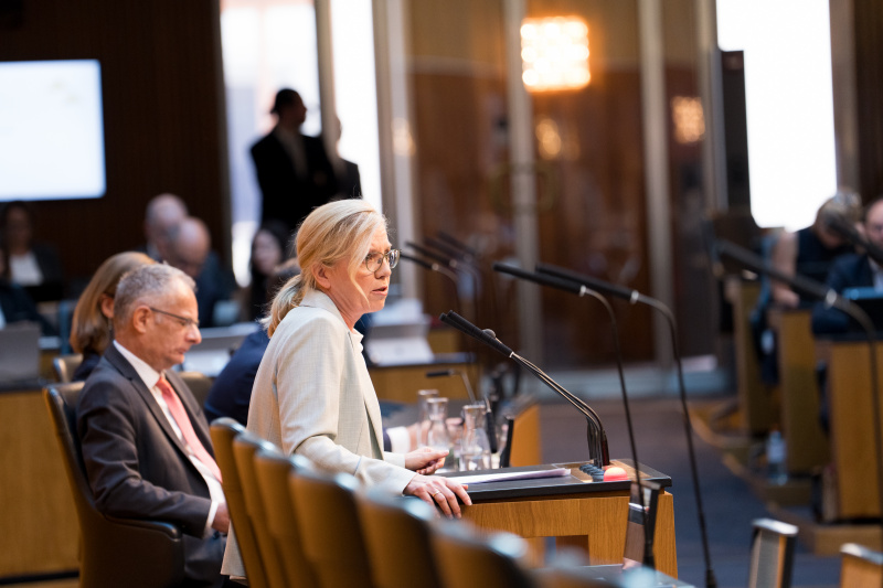 Am Wort: Klubobfrau Leonore Gewessler (GRÜNE)