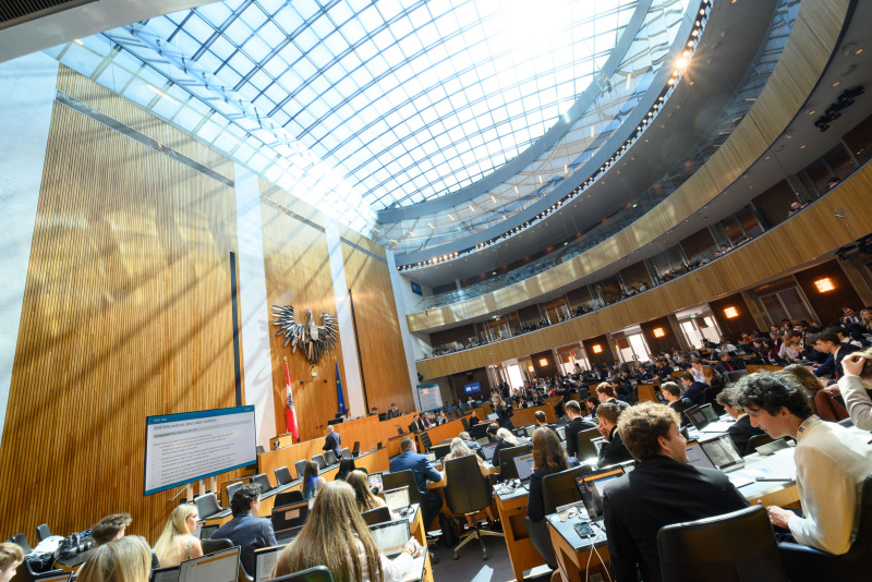 Blick Richtung Regierungsbank