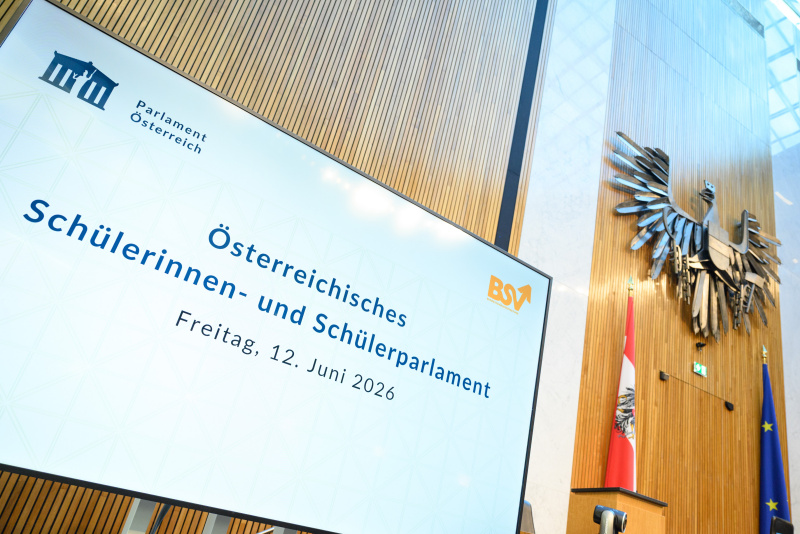 Monitor mit Veranstaltungstitel