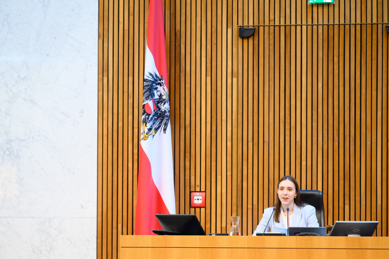 Begrüßung. Bundesschulsprecherin Hannah Scheidl