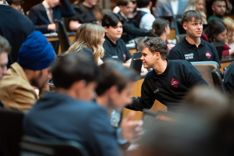 Blick ins Plenum. Veranstaltungsteilnehmerinnen und -teilnehmer