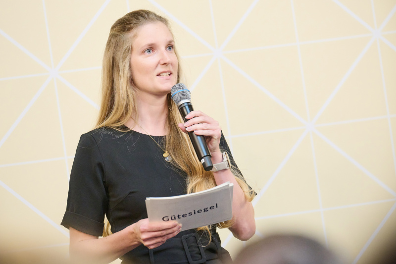 Moderation und Begrüßung. Daniela Ebner (Demokratiebildung, Parlamentsdirektion)