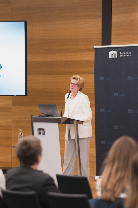 Presentation of the initiative “Research Year in Parliament”. Susanne Janistyn-Novák (Head of the Scientific Advisory Board)