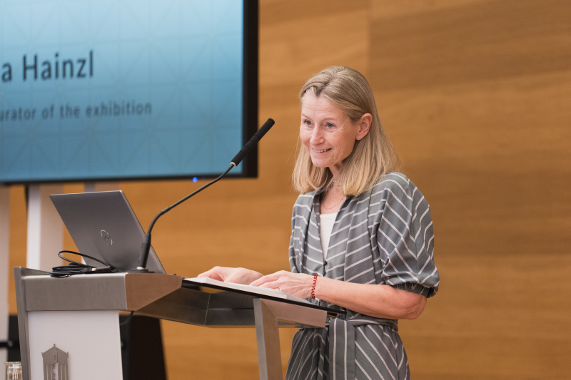 Introducing the interactive exhibition „Democracy of the Senses“. Christina Hainzl (University of Krems, curator of the exhibition)
