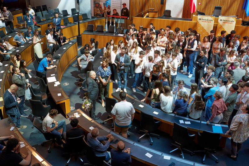 Offizielle Ehrung der Demokratiewerkstatt-Profis