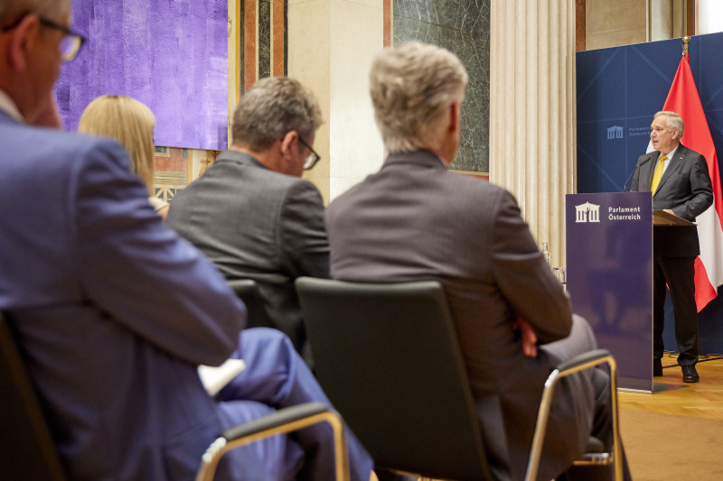 Begrüßung und Eröffnungsworte. Nationalratspräsident Walter Rosenkranz (FPÖ)