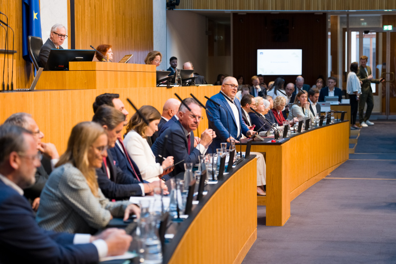 Nationalratsabgeordneter Arnold Schiefer (FPÖ) am Wort
