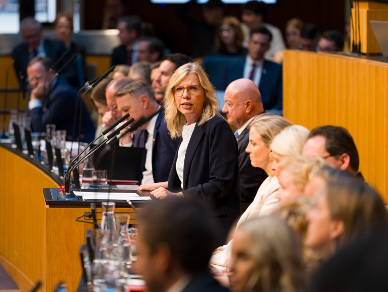 Klubobfrau Leonore Gewessler (GRÜNE) am Wort