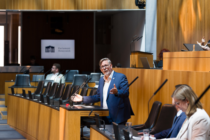 Nationalratsabgeordneter Ralph Schallmeiner (GRÜNE) am Wort