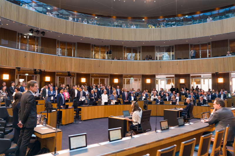 Blick ins Plenum - Abstimmung über das Doppelbudget 2027/2028