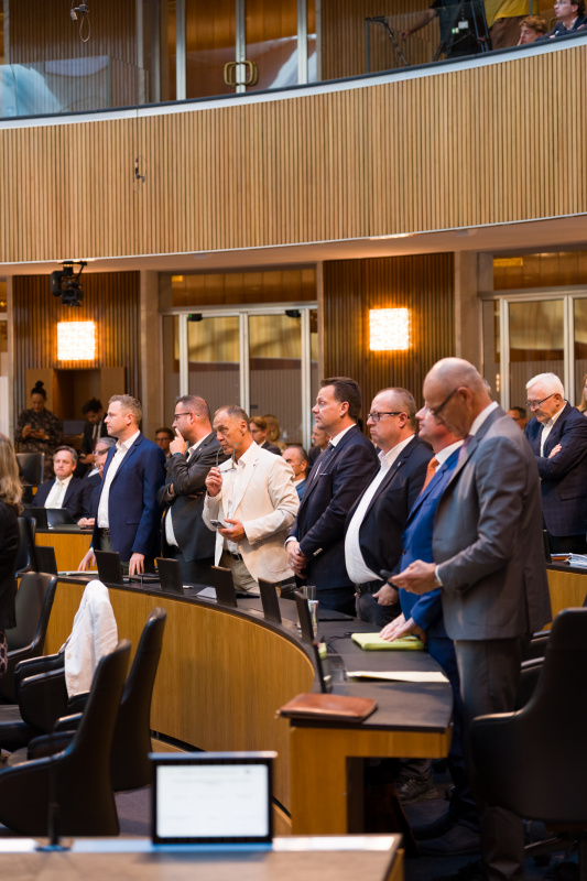 Blick ins Plenum - Abstimmung über das Doppelbudget 2027/2028