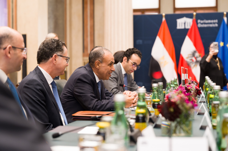 Arbeitsgespräch. Ägyptische Delegation unter der Leitung des ägyptischen Außenministers Badr Abdelatty (3. von links)