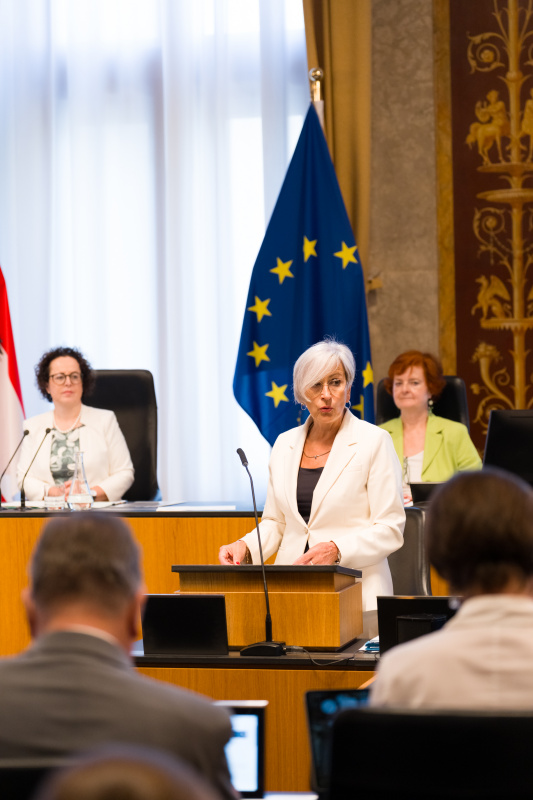 Justizministerin Anna Sporrer (SPÖ) am Wort