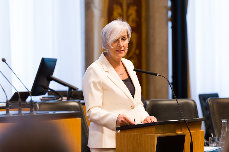 Justizministerin Anna Sporrer (SPÖ) am Wort