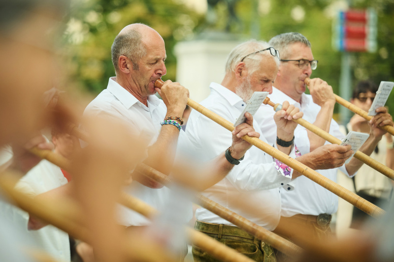 Musikalische Untermalung Warther Alphornbläser