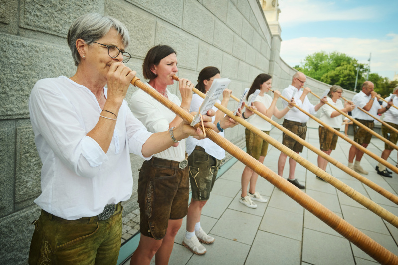 Musikalische Untermalung Warther Alphornbläser