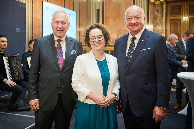 Von links: Nationalratspräsident Walter Rosenkranz (FPÖ), Bundesratspräsidentin Christine Schwarz-Fuchs (ÖVP), Bundeskanzler Christian Stocker (ÖVP)