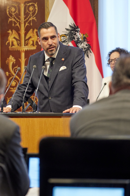 Am Rednerpult: Bundesrat Daniel Schmid (SPÖ)