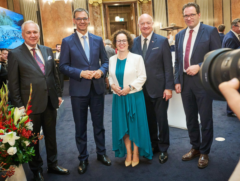 Von links: Nationalratspräsident Walter Rosenkranz (FPÖ), Landeshauptmann von Vorarlberg Markus Wallner, Bundesratspräsidentin Christine Schwarz-Fuchs (ÖVP), Bundeskanzler Christian Stocker (ÖVP), Landwirtschaftsminister Norbert Totschnig (ÖVP)