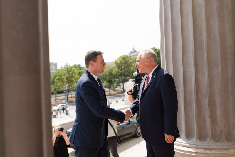 Begrüßung. Von links: Außenminister der Tschechischen Republik Petr Macinka, Nationalratspräsident Walter Rosenkranz (FPÖ)