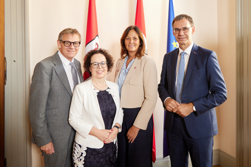 Von links: Bundesrat Christoph Thoma (ÖVP), Bundesratspräsidentin Christine Schwarz-Fuchs (ÖVP), Bundesrätin Sandra Jäckel (FPÖ), Landeshauptmann von Vorarlberg Markus Wallner