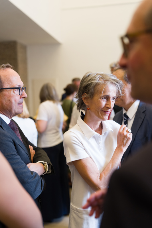 Von links: Zweiter Nationalratspräsident Peter Haubner (ÖVP), Mercedes Echerer (Schauspielerin, Regisseurin und Kulturaktivistin)