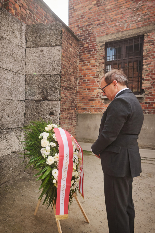 Gedenkzeremonie bei der „Wall of Death“. Zweiter Nationalratspräsident Peter Haubner (ÖVP)
