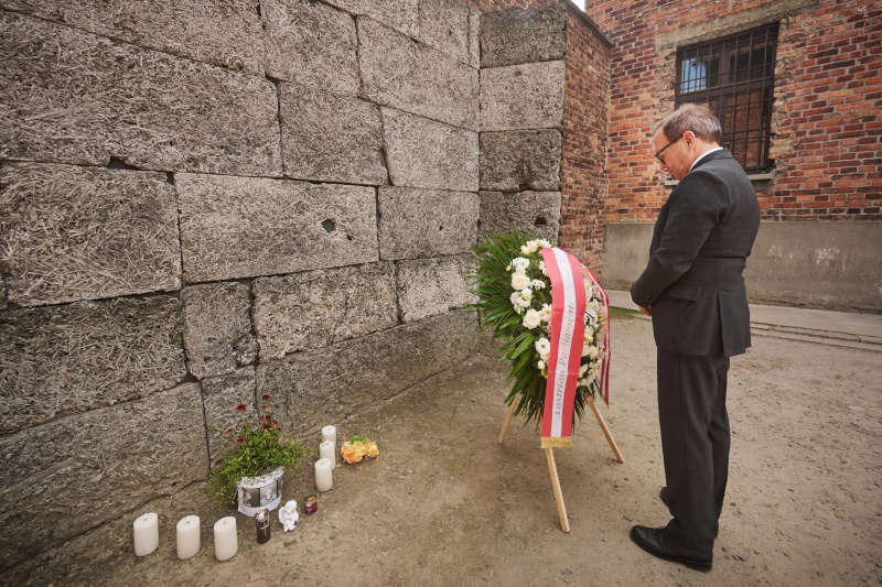 Gedenkzeremonie bei der „Wall of Death“. Zweiter Nationalratspräsident Peter Haubner (ÖVP)