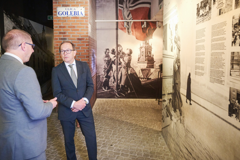 Besuch Museum Email-Fabrik Oskar Schindler. Zweiter Nationalratspräsident Peter Haubner (ÖVP)