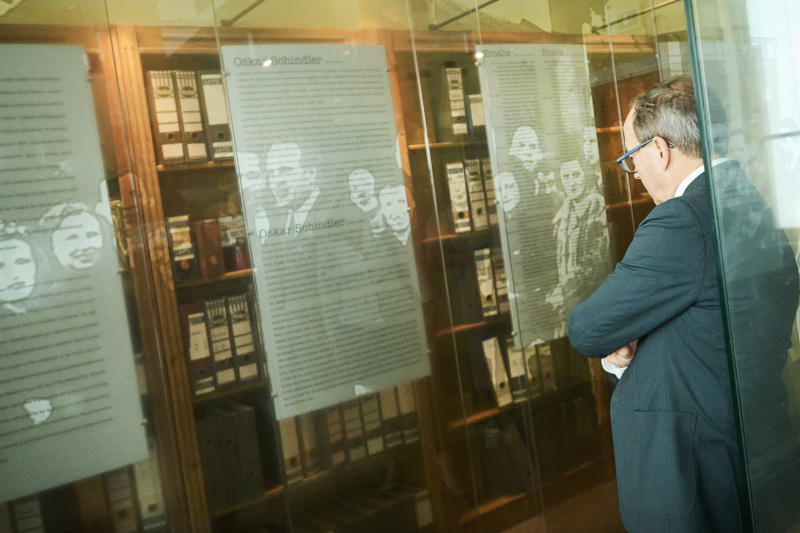 Besuch Museum Email-Fabrik Oskar Schindler. Zweiter Nationalratspräsident Peter Haubner (ÖVP)