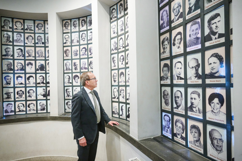 Besuch Museum Email-Fabrik Oskar Schindler. Zweiter Nationalratspräsident Peter Haubner (ÖVP)