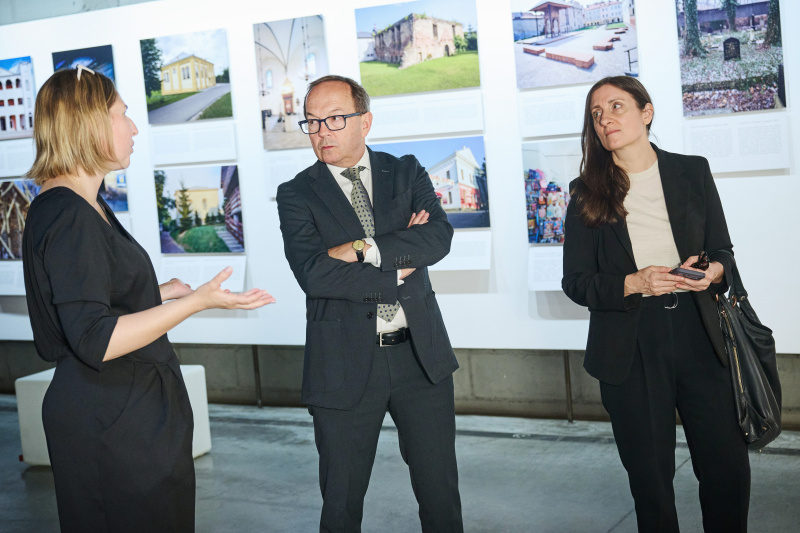 Besuch Jüdisches Museum Galizien. Von links: Zweiter Nationalratspräsident Peter Haubner (ÖVP), Vorständin Nationalfond Judith Pfeffer