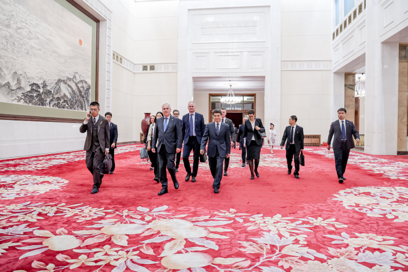 Einholung. Treffen des Nationalratspräsidenten Walter Rosenkranz (FPÖ) mit dem Vorsitzenden des Ständigen Ausschusses des Nationalen Volkskongresses der Volksrepublik China  S.E. Zhao Leji