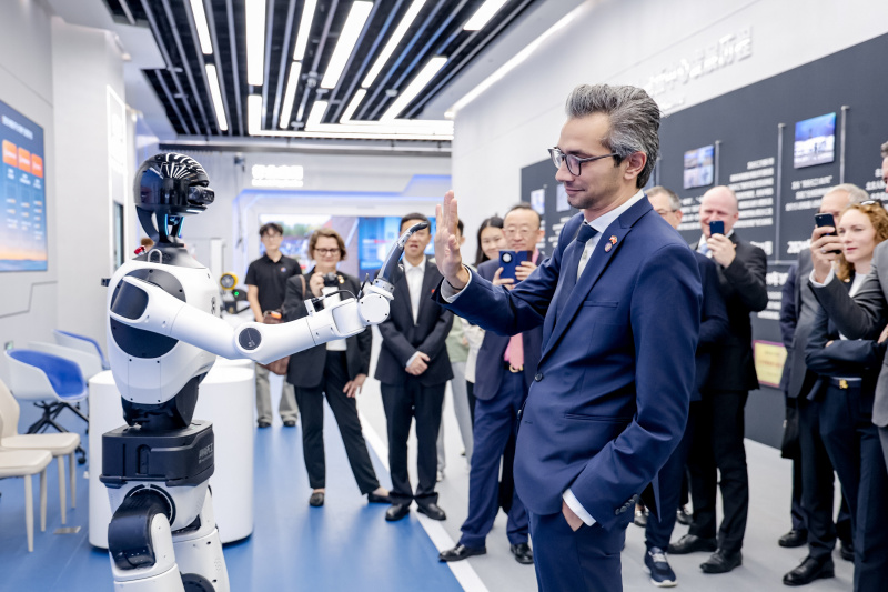 Präsentation im Beijing Innovation Centre of Humanoid Robotics