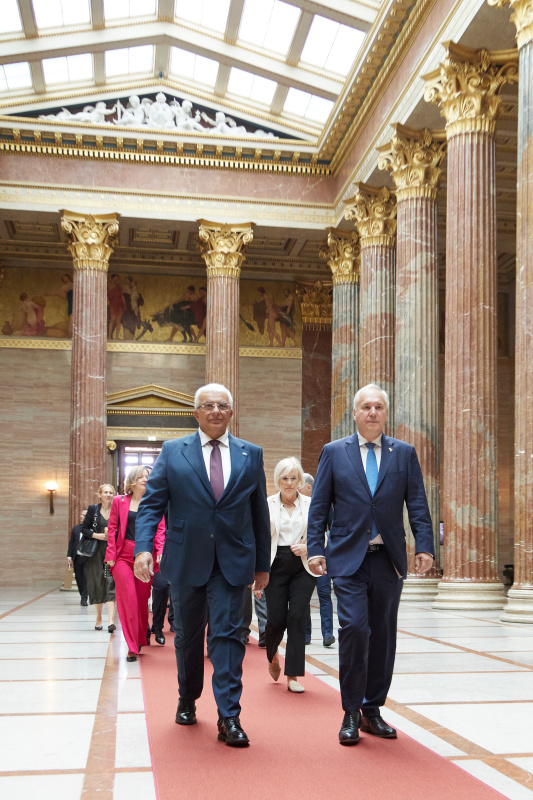 Einholung. Von links: Präsident des Parlaments von Montenegro Andrija Mandić, Nationalratspräsident Walter Rosenkranz (FPÖ)